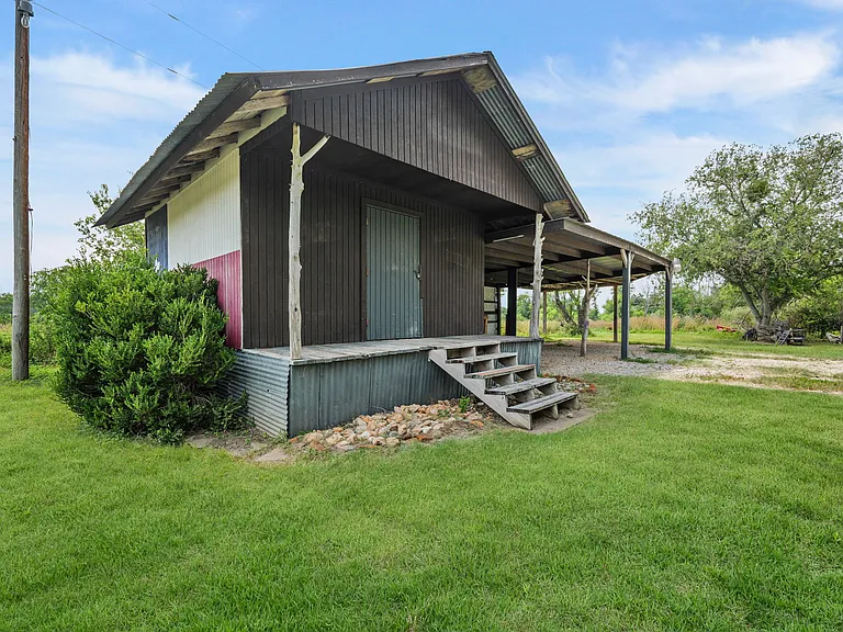 135 County Road 4519 — Photo 30