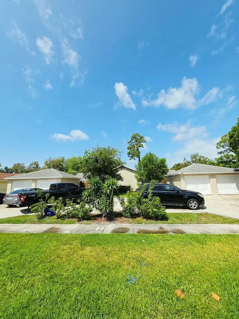 Building Photo - 1157 Hyacinth Pl #C1