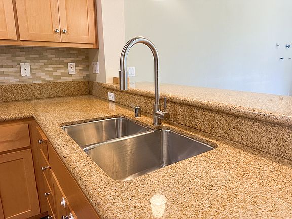 5th image of 3763 Klamath Ln