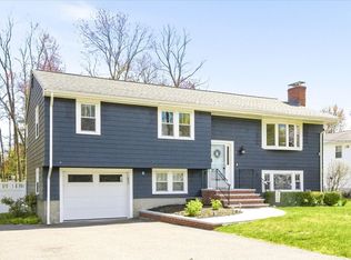 4 Flintlock Ln, Dedham, MA 02026
