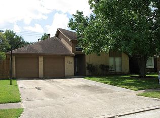 310 Ironbark Dr, Webster, TX 77598