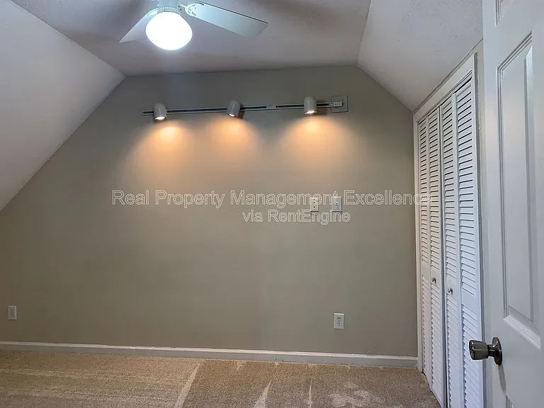 4437 Whisperwood Dr — Photo 18