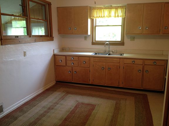 Large Bright Kitchen