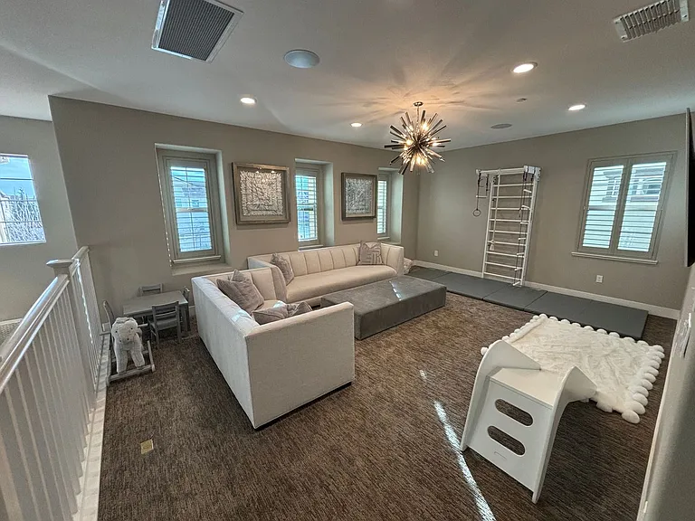 1089 S Dana Ct — Photo 17