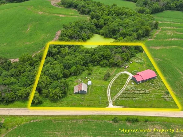 17487 Rogers Rd, Atchison, KS 66002