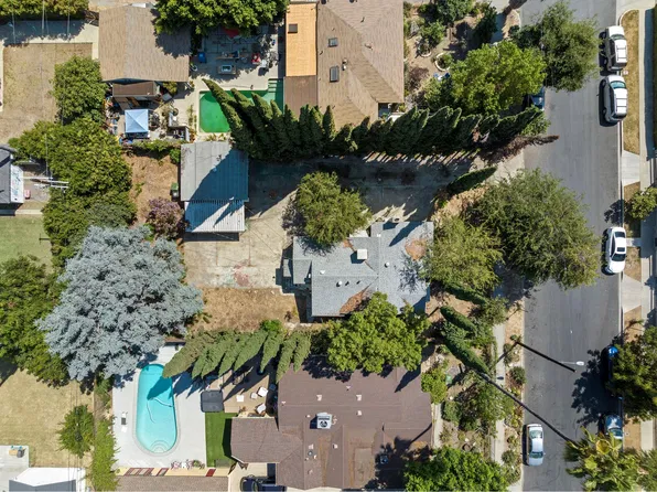 14123 Emelita St, Van Nuys, CA 91401