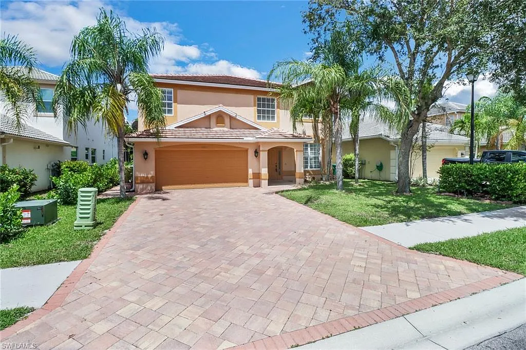 4 bed, 3.0 bath, 2740 sqft, $4,500 — Photo 1