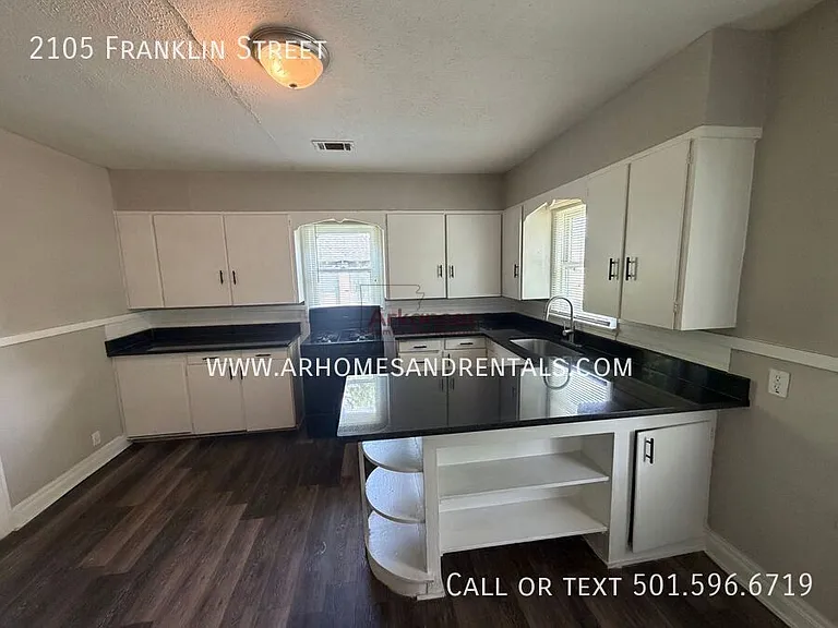 2105 Franklin St — Photo 4