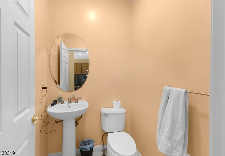 72 Albert Ct — Photo 12