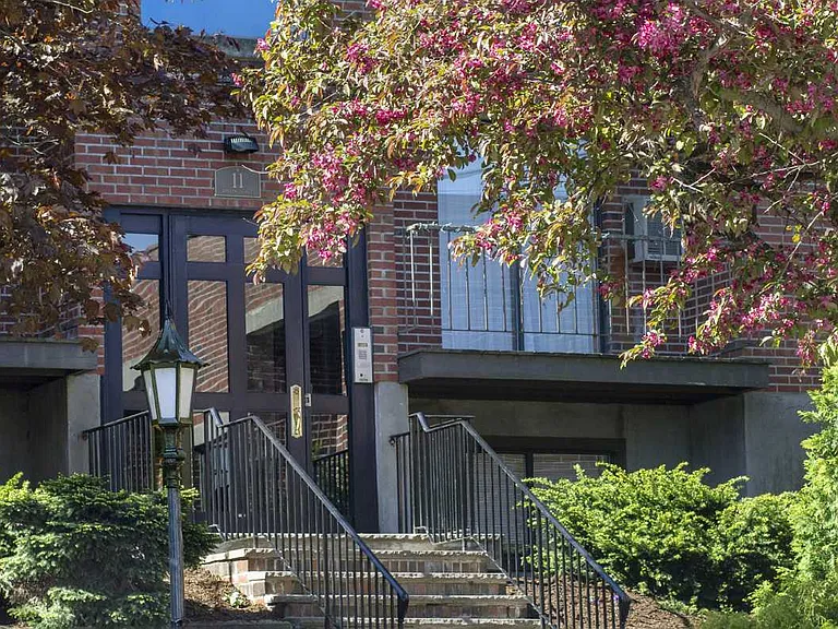 Capen St — Photo 11