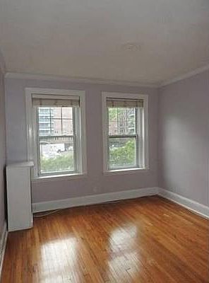 2nd image of 54 Thatcher St #M5