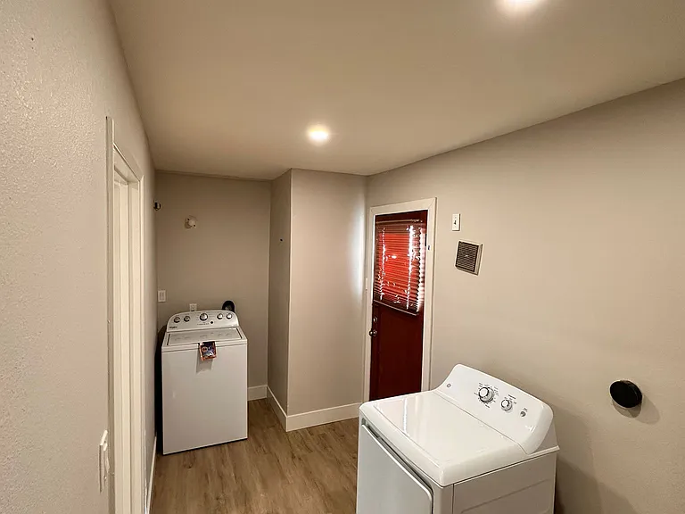 1218 W El Camino Ave — Photo 20