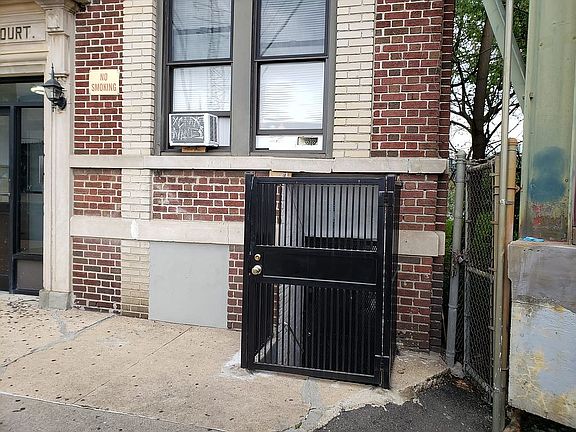 4th image of 61-10 Roosevelt Ave