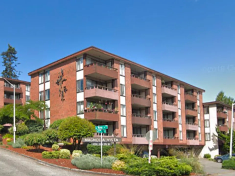 Magnolia Vista & Manor | Where Space Meets Neighborhood Charm | 1 Month Free!