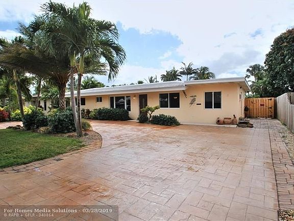 4th image of 1340 NE 47th St