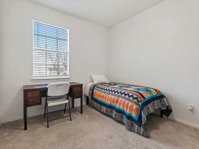 10008 Hanover Dr — Photo 18