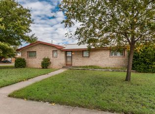 1420 N 18th St, Memphis, TX 79245