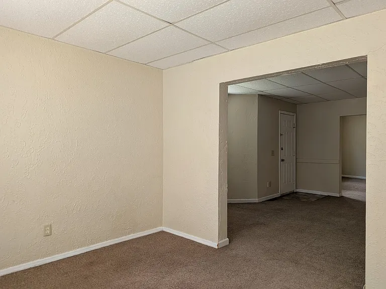 1212 S Chestnut Ave — Photo 4