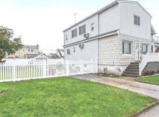 53 Waterford Rd, Island Park, NY 11558