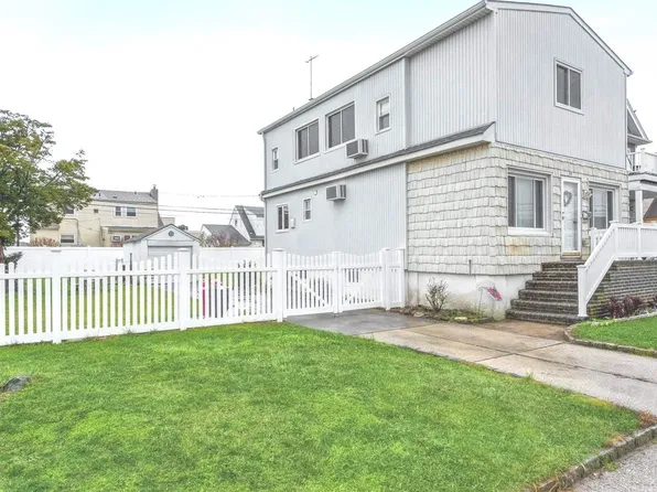 53 Waterford Road, Island Park, NY 11558