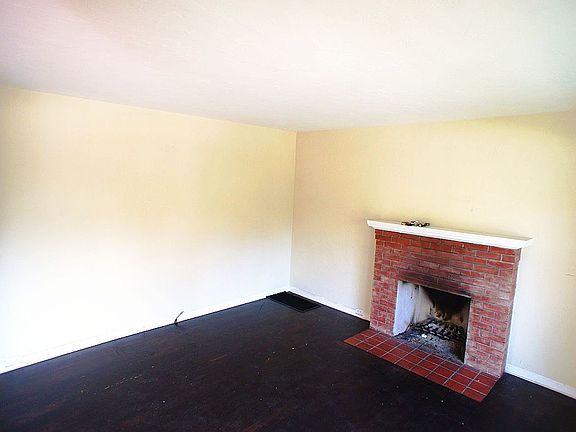 2nd image of 1835 Edgemont St