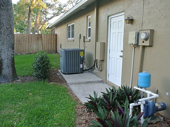 5th image of 1503 Poinsettia Ave