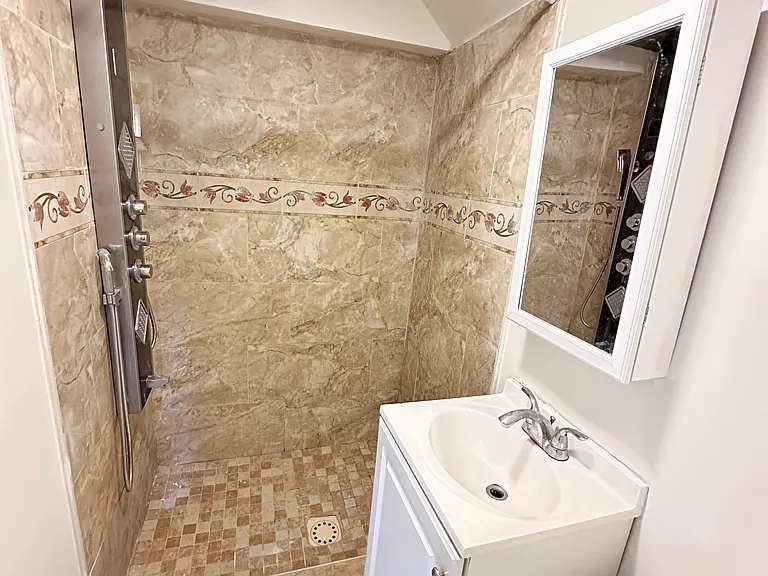 S 62nd St — Photo 3