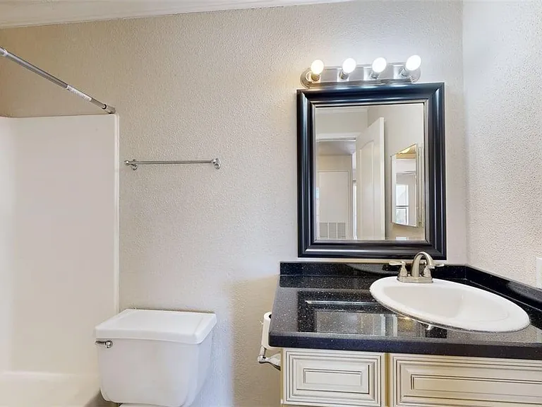 904 University Oaks Blvd #26 — Photo 12