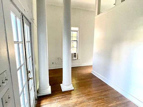 4th image of 1118 W French Pl APT 6