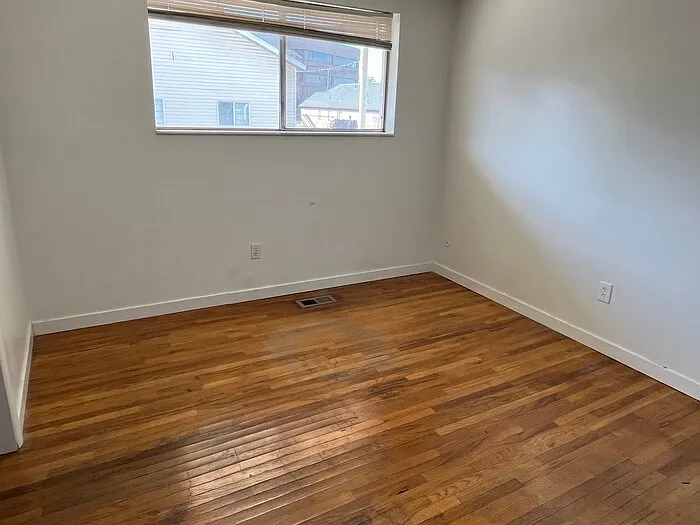 1882 Edison St #5 — Photo 4