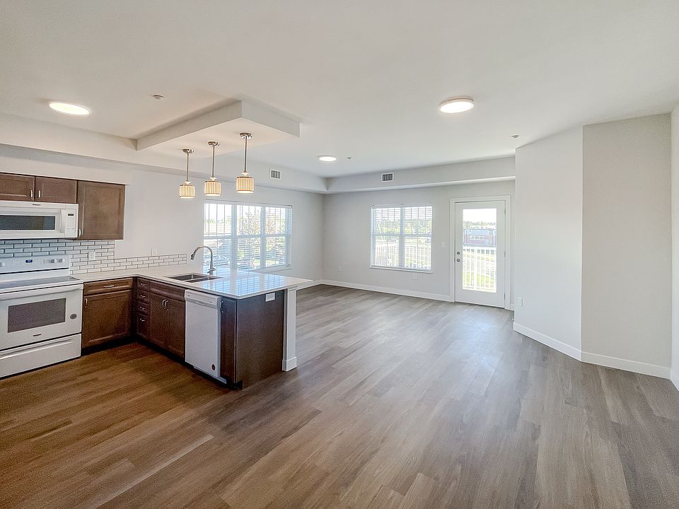 Bluebird 208 Main Living Area