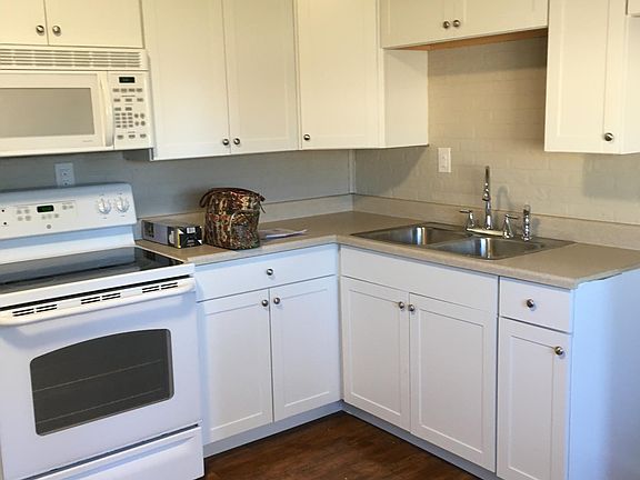 Kitchen prior to dishwasher install - dishwasher is to the far right