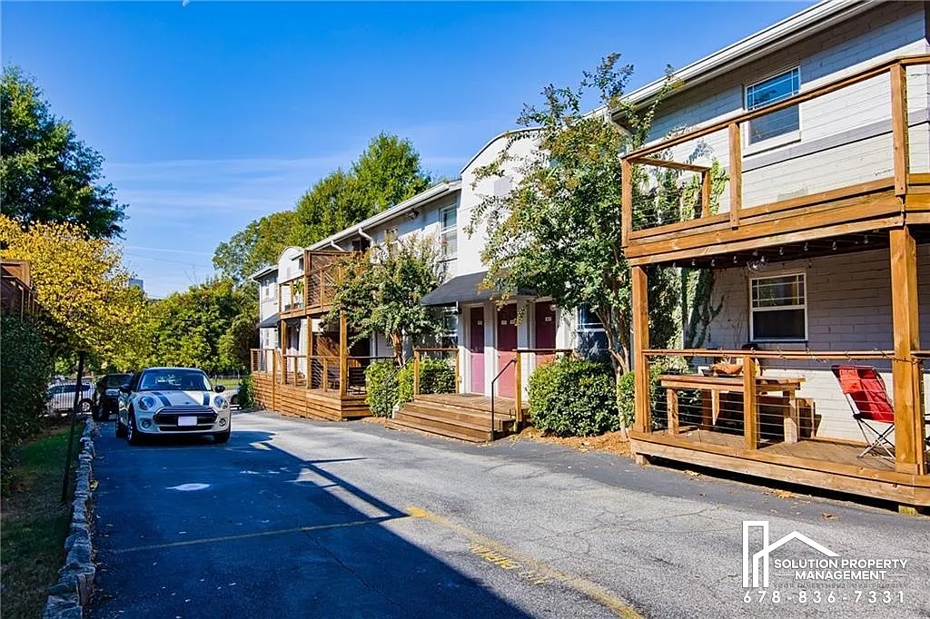2 bed, 697 sqft, $1,750 — Photo 4