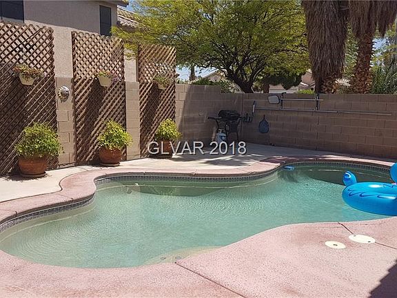 3rd image of 4655 Cliff Breeze Dr