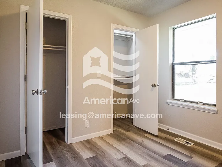 877811_010_wm_-_bedroom_13276016.jpg