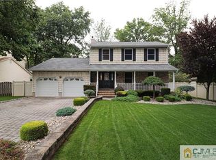 6 Rockoff Ct, Edison, NJ 08837