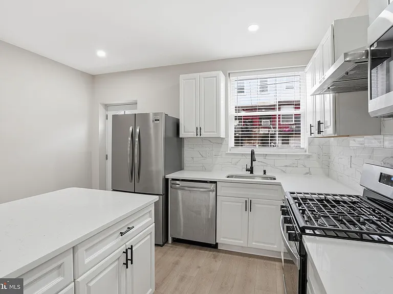 2710 Mura St — Photo 10