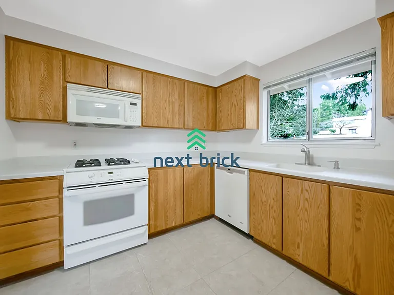 15458 4th Ave NE — Photo 4