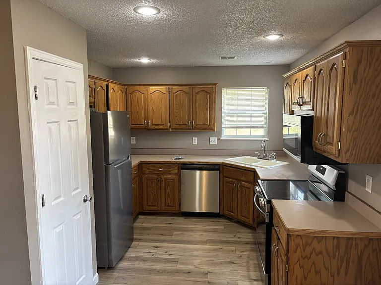 308 N Grimes St — Photo 4
