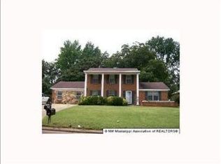 8891 Chesterfield Dr, Southaven, MS 38671