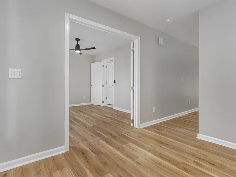 1021 Aderley Oak Dr — Photo 4