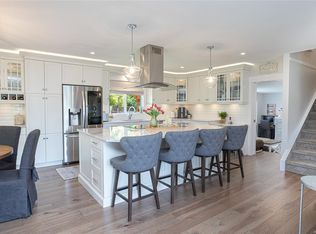 7859 Simpson Rd, Central Saanich, BC V8M1K8