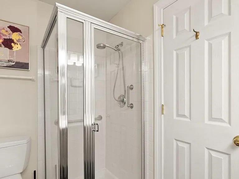 8115 Lacy Dr #304 — Photo 19