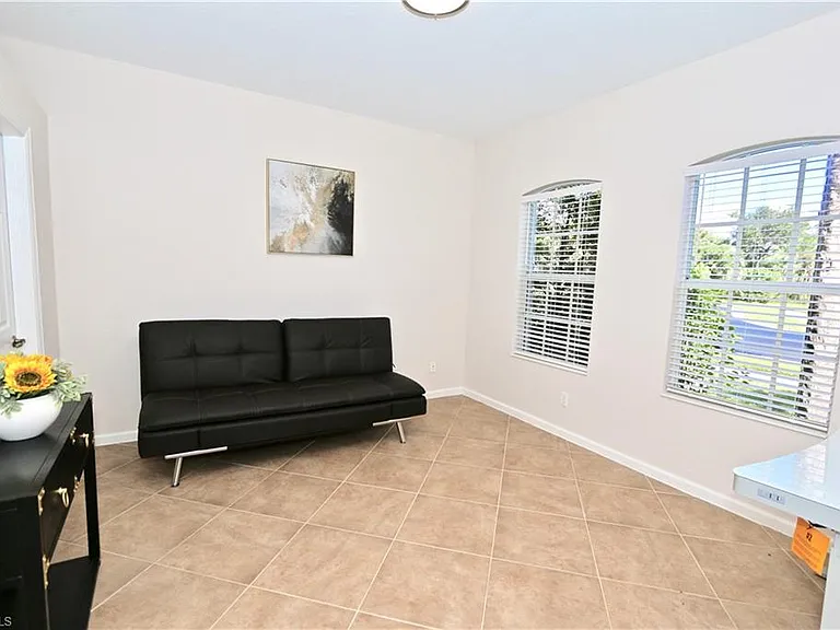 15578 Vallecas Ln — Photo 4
