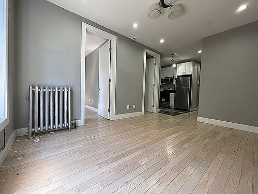 3rd image of 209 Wadsworth Ave #56
