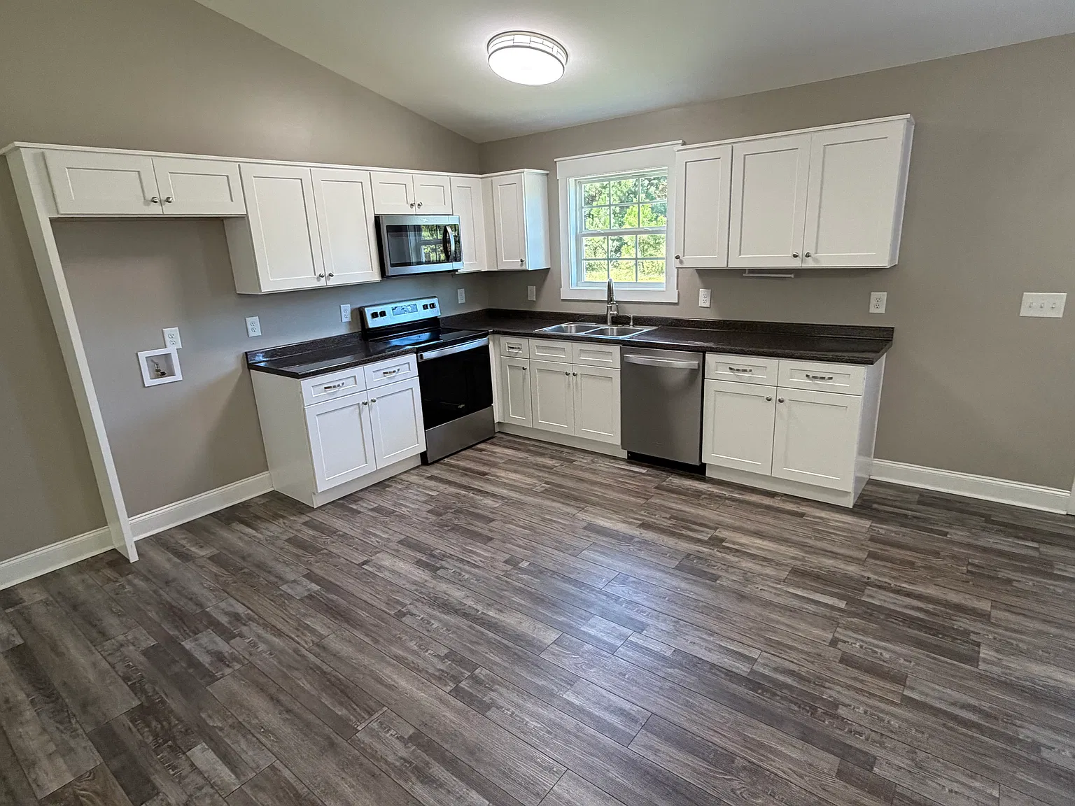 3 bed, 1500 sqft, $1,800 — Photo 4