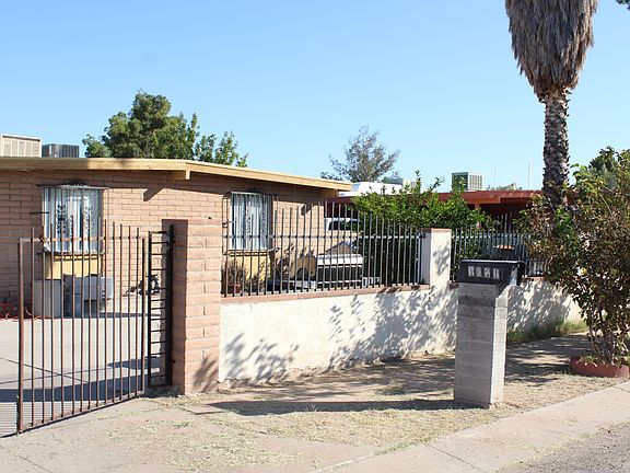 2nd image of 1651 E Camino Carreta