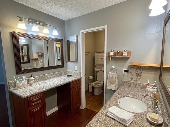 5th image of 581 Oak Way