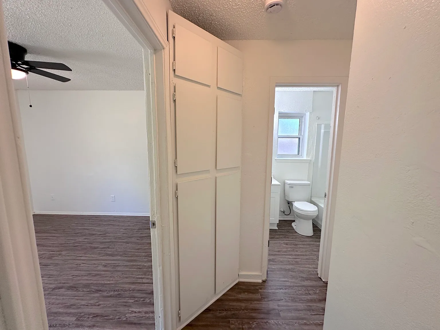 2 bed, 700 sqft, $1,250 — Photo 2