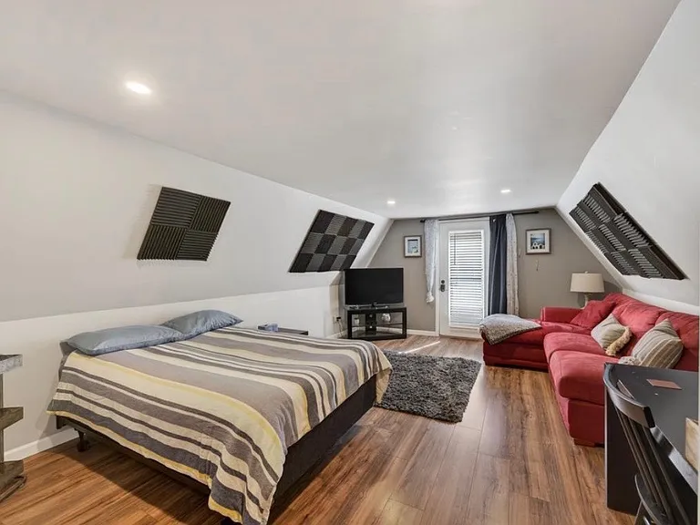 3925 Pine Knot Ct #B — Photo 2